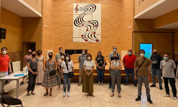 Representantes de la asociación en el Conservatorio. / HOY