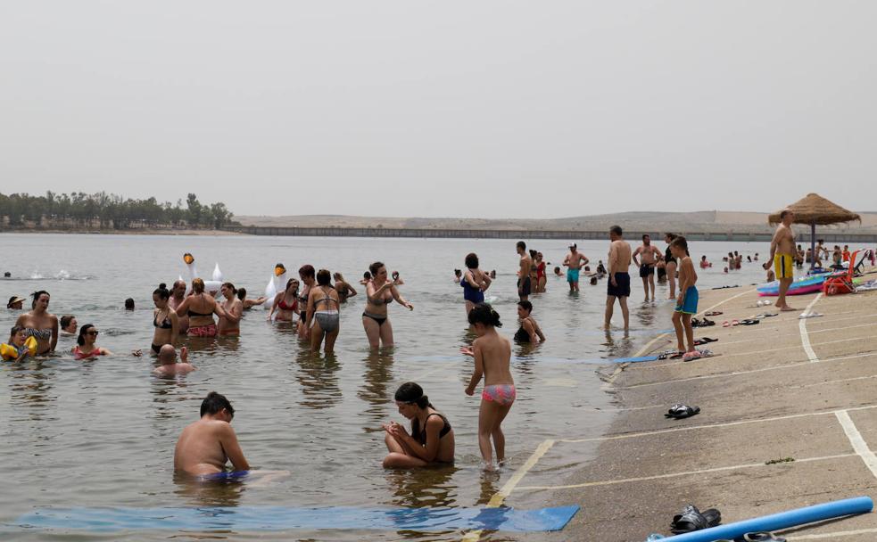Playa de Orellana, un oasis para escapar del sofocante calor