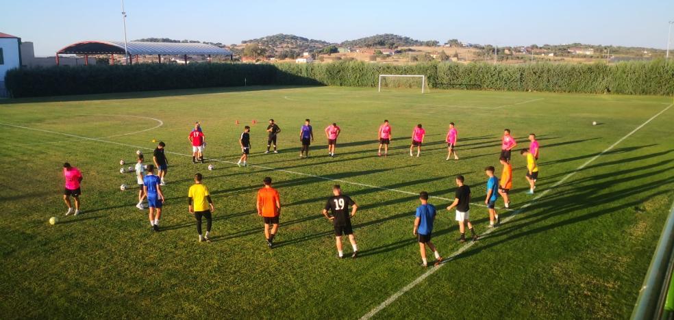 Vuelve a rodar el balón en el Municipal de San Roque - Vimarsana News