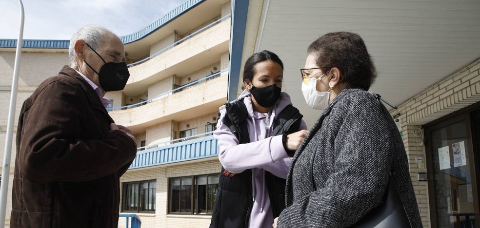 Coronavirus en Extremadura : La Junta no prevé más medidas en las residencias pese a duplicarse los brotes en una semana - Vimarsana News