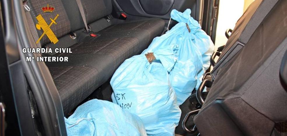 Detenido un hombre que llevaba 270 kilos de hachís en una furgoneta alquilada - Vimarsana News