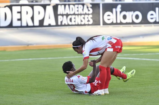 Akaba intenta incorporarse en el duelo ante el Madrid CFF B. / J. V. ARNELAS