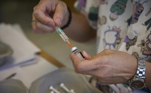 El sector sanitario informa 77 muertes y 27.140 infecciones por covid