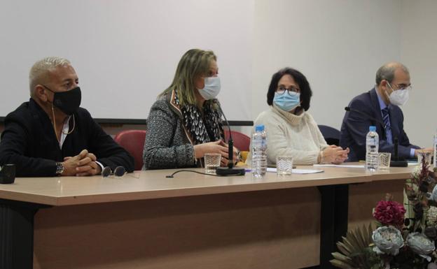 El delegado del Gobierno reitera en Llerena que el corredor entre Badajoz y Espiel será una carretera