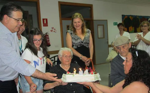 Silveria Martín durante </p><p>su 111 cumpleaños </p><p>el pasado junio /HOY