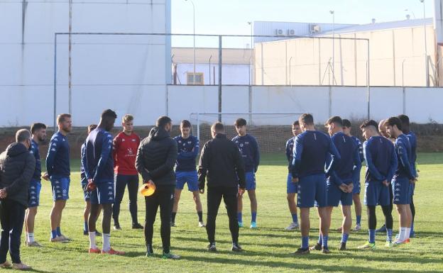 El Extremadura, con problemas al tener sólo seis fichas profesionales