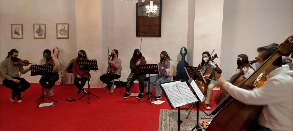 Algunos de los alumnos que se forman en la escuela superior de música privada en la ciudad. / D. PALMA