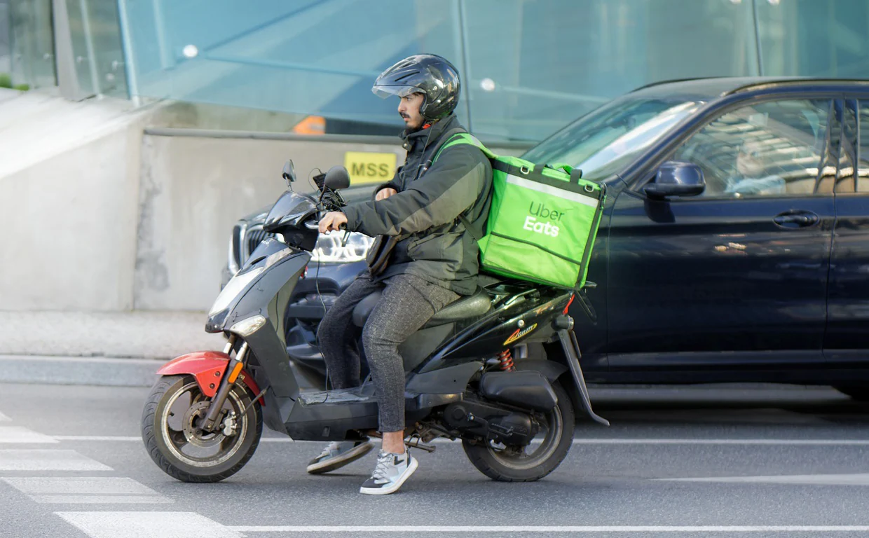 The DGT will offer a driving course for motorcycle and moped delivery