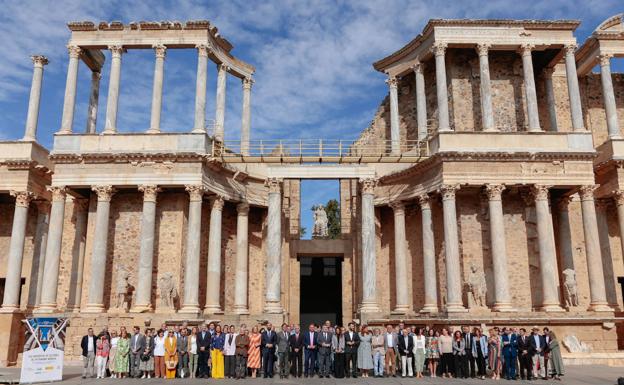 Foto de familia de los participantes en la Convención de Patrimonio Mundial. /HOY