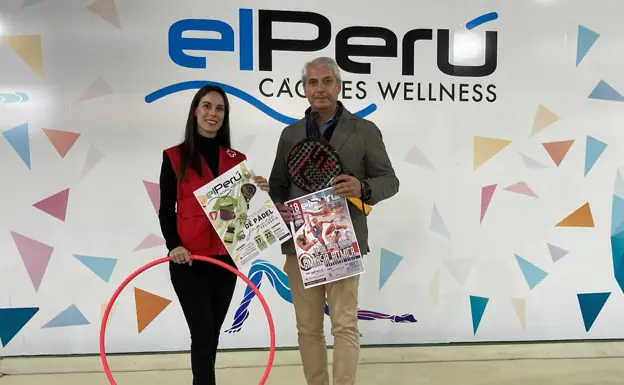 El coordinador de Cruz Roja y el director de El Perú Wellness en la presentación de gala. 