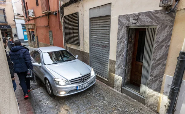 El presunto asesinato tuvo lugar en un piso situado en el número 3 de la calle Las Morenas. 
