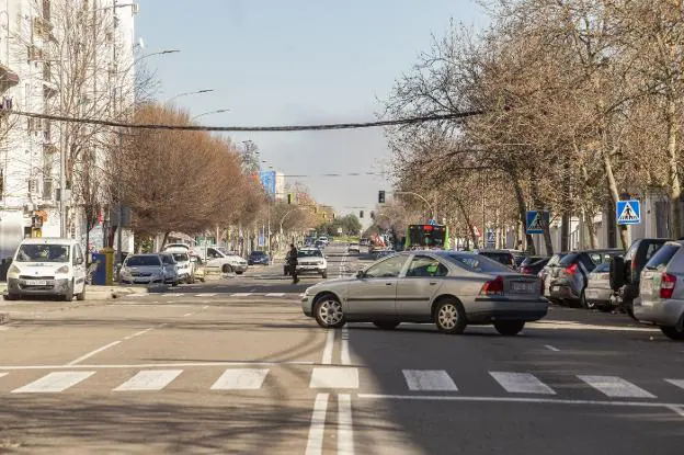 Avenida de Héroes de Baler, en la barriada de Pinilla. / JORGE REY